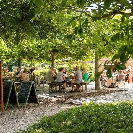 Hotel De Pastorie 2*